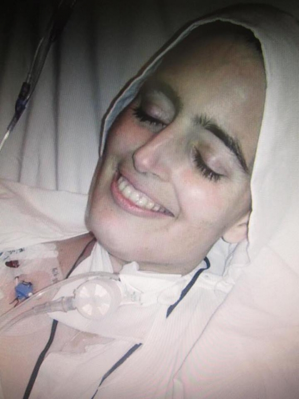 2016년 6월 27일 아르헨티나의 가르멜 수녀원의 세실리아 마리아 수녀는 폐암투병과 임종의 고통속에서도 미소를 잃지 않고 하나님의 품에 안겼다. 그의 유언은 "기도를 많이 해주세요. 그리고 모든 사람들을 위해 큰 축하연으로 해주세요. 기도와 축하 둘 다 잊지 말아주세요!' 였다.