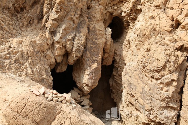 쿰란 문서가 발견된 제 1 동굴